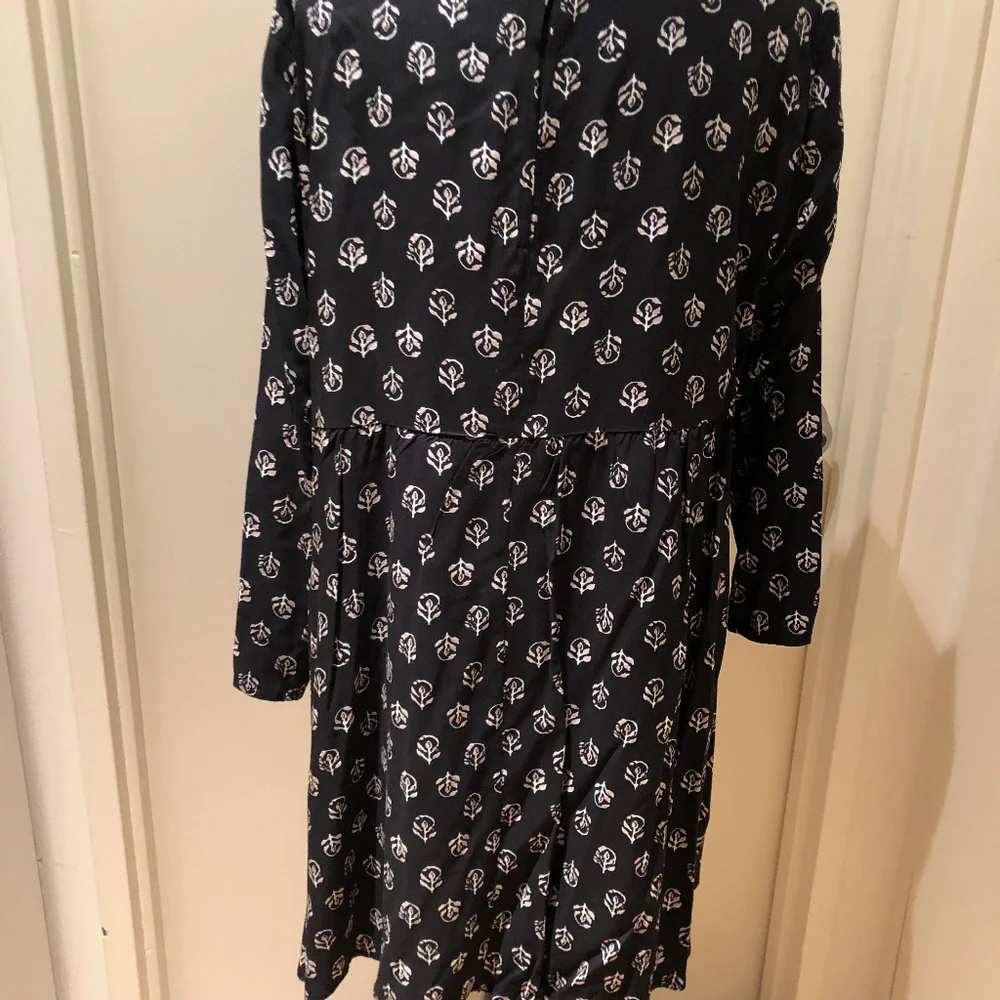 Patterned Black Dress - Picture 3 of 3